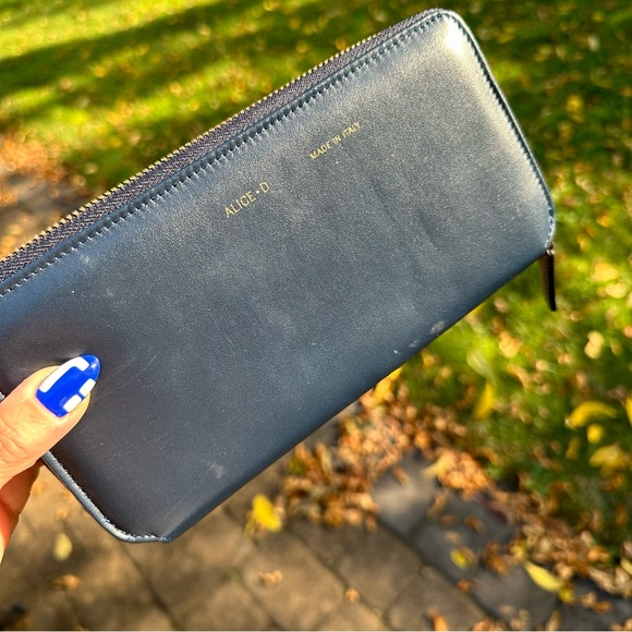 NWOT Alice.D Milano Italian Leather zip around wallet - Picture 6 of 6
